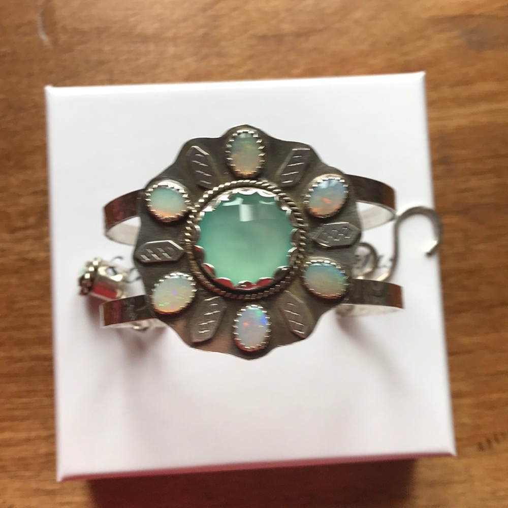 Hi-End Sterling Silver Opal Bracelet